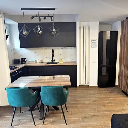 Like Magheru Bucarest