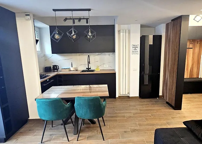 Like Magheru Boekarest